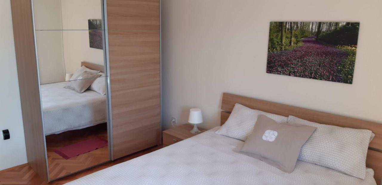 Apartments Marzic Паг Экстерьер фото