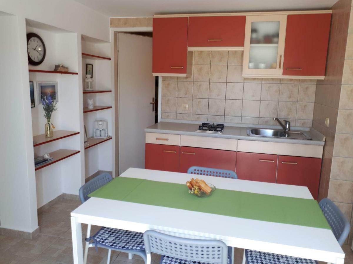 Apartments Marzic Паг Экстерьер фото
